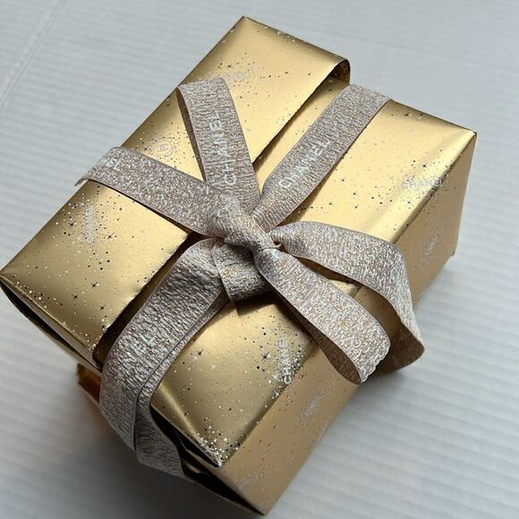 Chanel Gift Wrap Paper & Ribbon - Picture 10 of 10